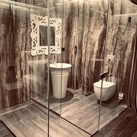 Deluxe In Blloku Area Appartement Tirana